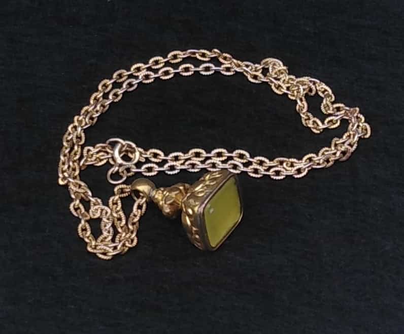 Vintage Ornate Fob Seal Pendant Necklace – 60cm Gold Plated Chain